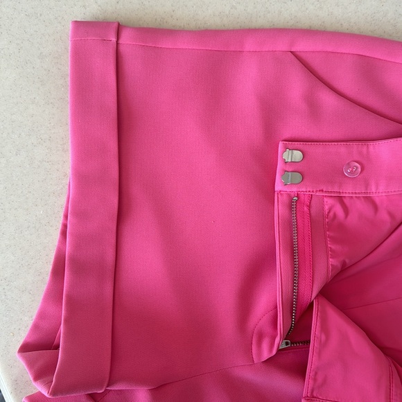 Cinq a Sept CUFFED POCKET CASUAL SHORTS - Picture 4 of 5